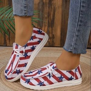 NWOT Womens Red White & Blue Star & Stripes Lightweight Canvas Shoes - Size 6.5